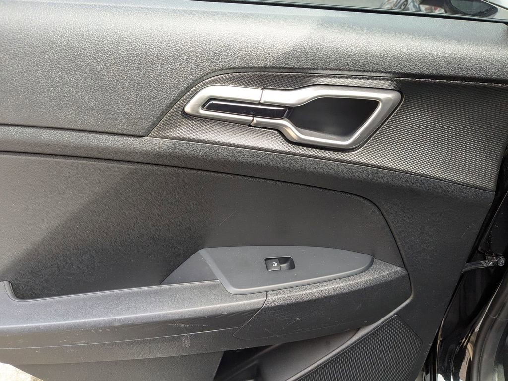 Used 2024 Kia Sportage LX image 23