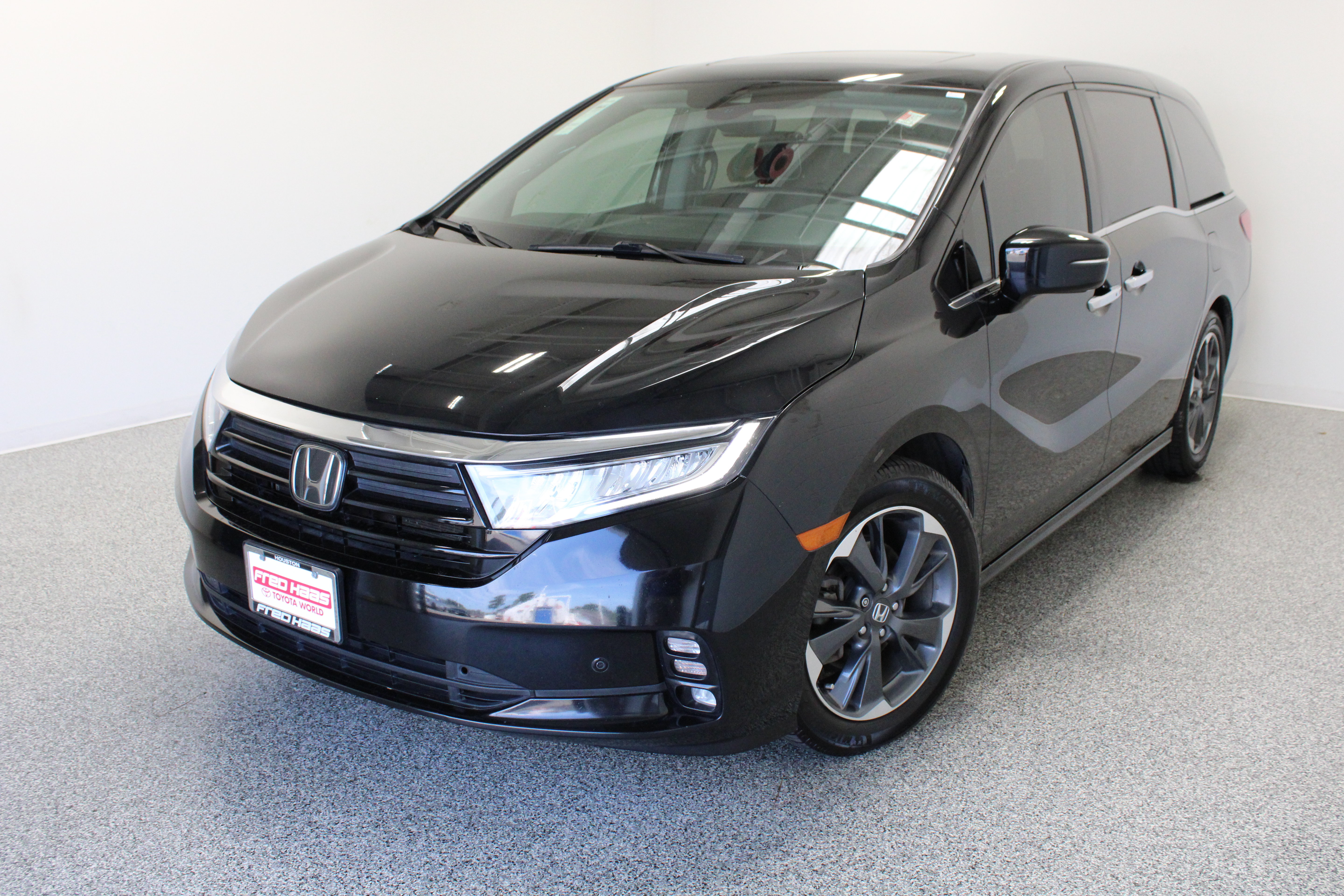 Used 2022 Honda Odyssey Elite image 2