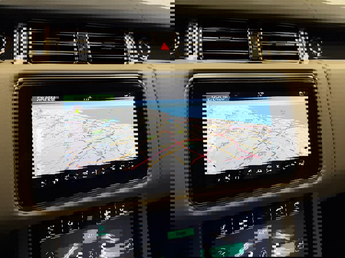 Used 2021 Land Rover Range Rover P525 Westminster Edition LWB image 24