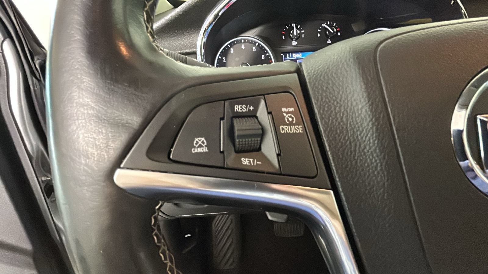 Used 2019 Buick Encore Preferred AWD/4WD image 19