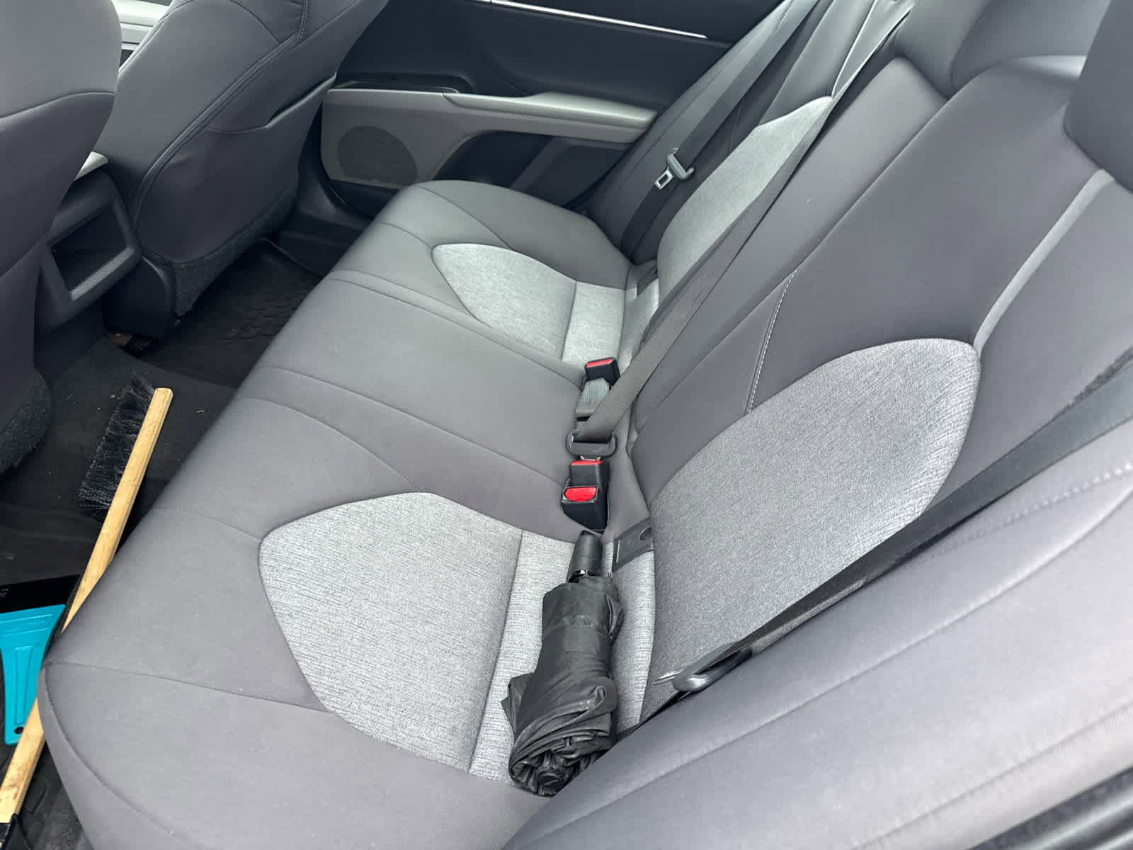 Used 2021 Toyota Camry LE image 7