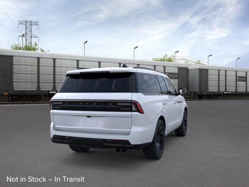 New 2026 Lincoln Navigator Reserve image 8