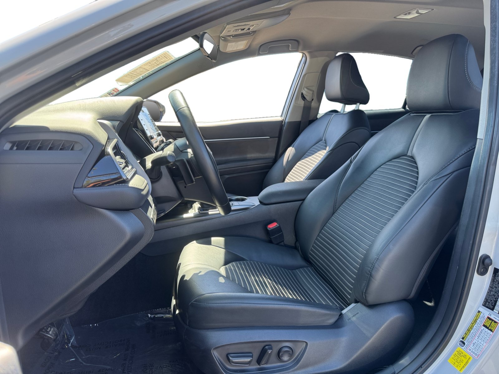 Used 2024 Toyota Camry SE w/ Blackout Package (TMS) FWD image 9