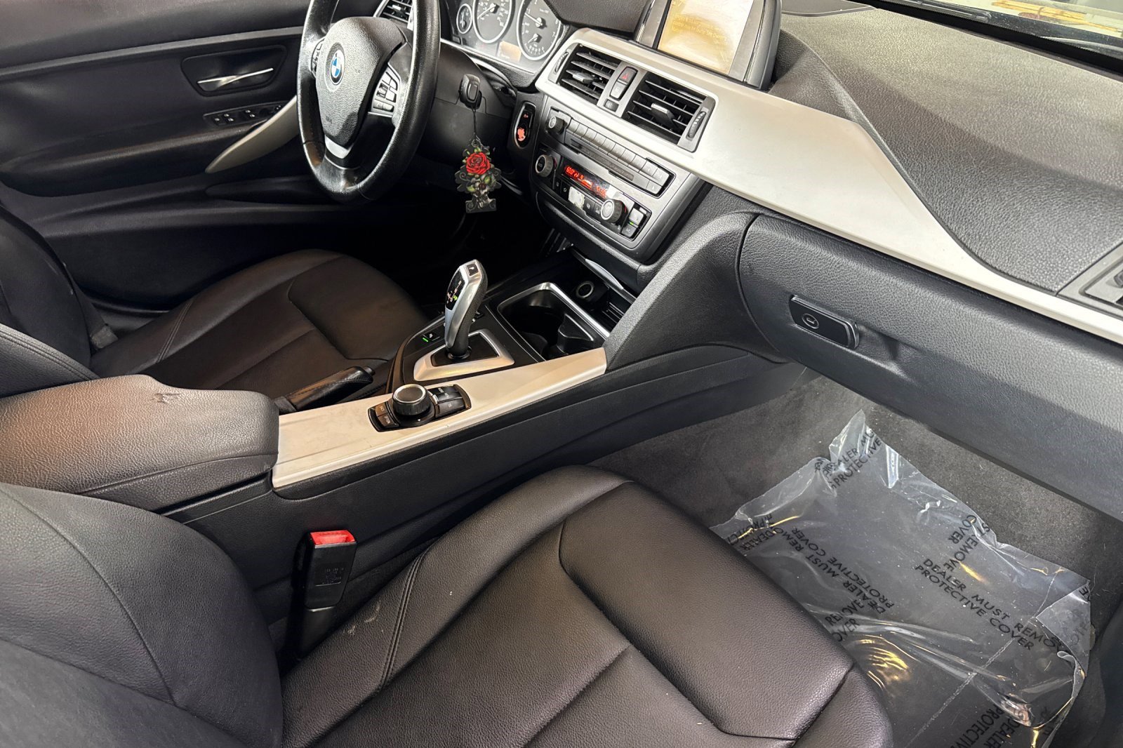 Used 2013 BMW 320i Sedan image 32