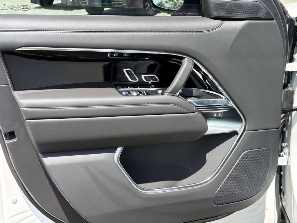 New 2026 Land Rover Range Rover SE AWD/4WD image 16
