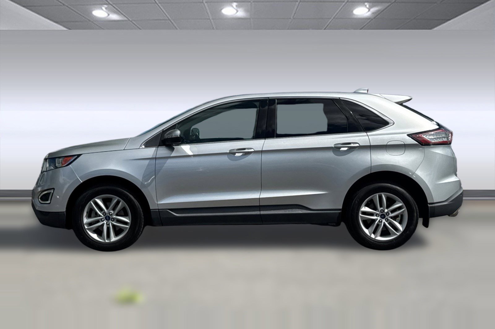 Used 2015 Ford Edge SEL w/ Equipment Group 201A FWD image 2