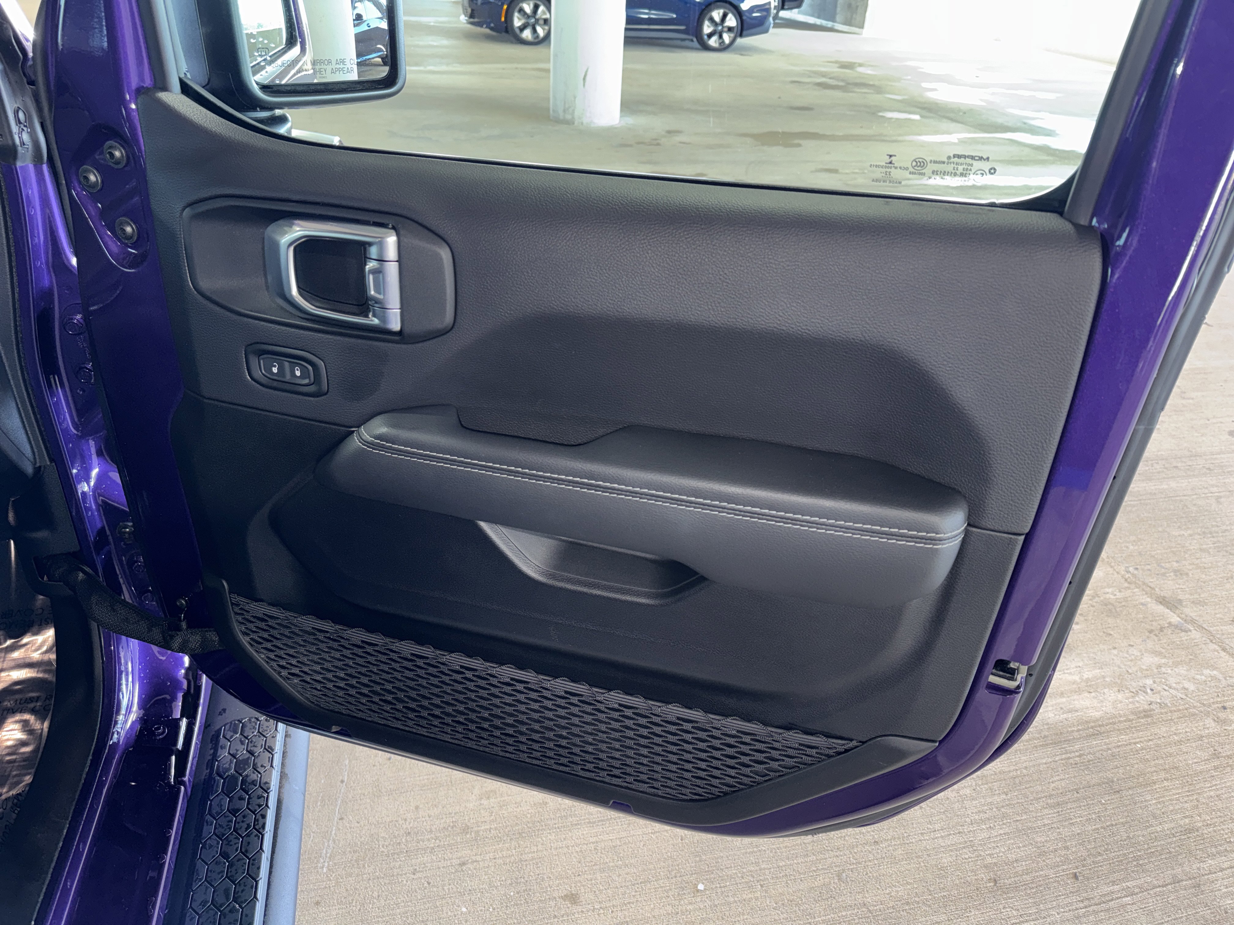 Used 2023 Jeep Wrangler Sahara image 9