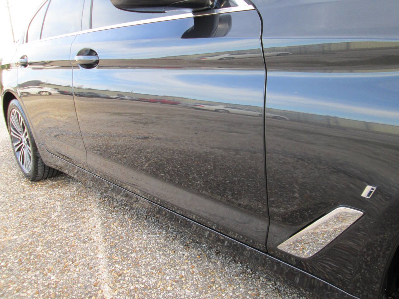 Used 2019 BMW 530e 530e iPerformance 4dr Sedan w/ Convenience Package image 23