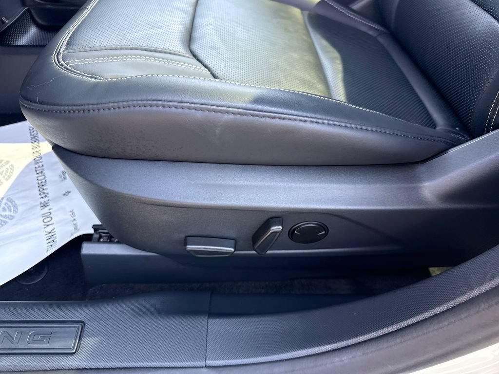 Used 2025 Ford Mustang Mach-E Premium AWD/4WD image 28