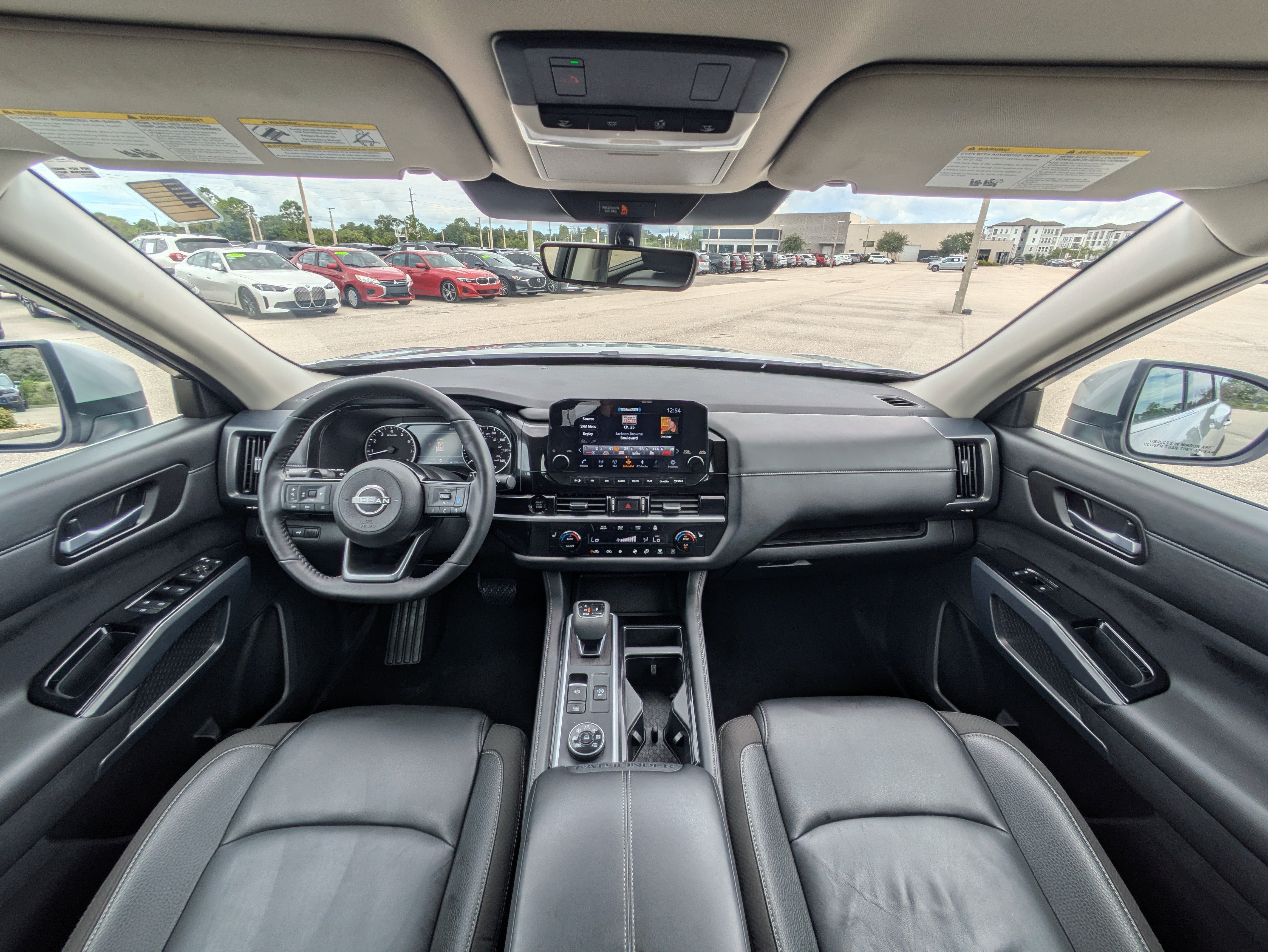 Used 2025 Nissan Pathfinder SL AWD/4WD image 33