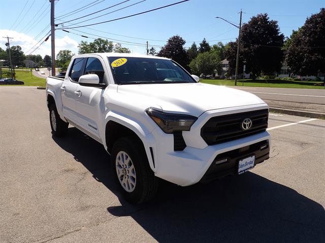 Used 2024 Toyota Tacoma SR5 AWD/4WD image 7