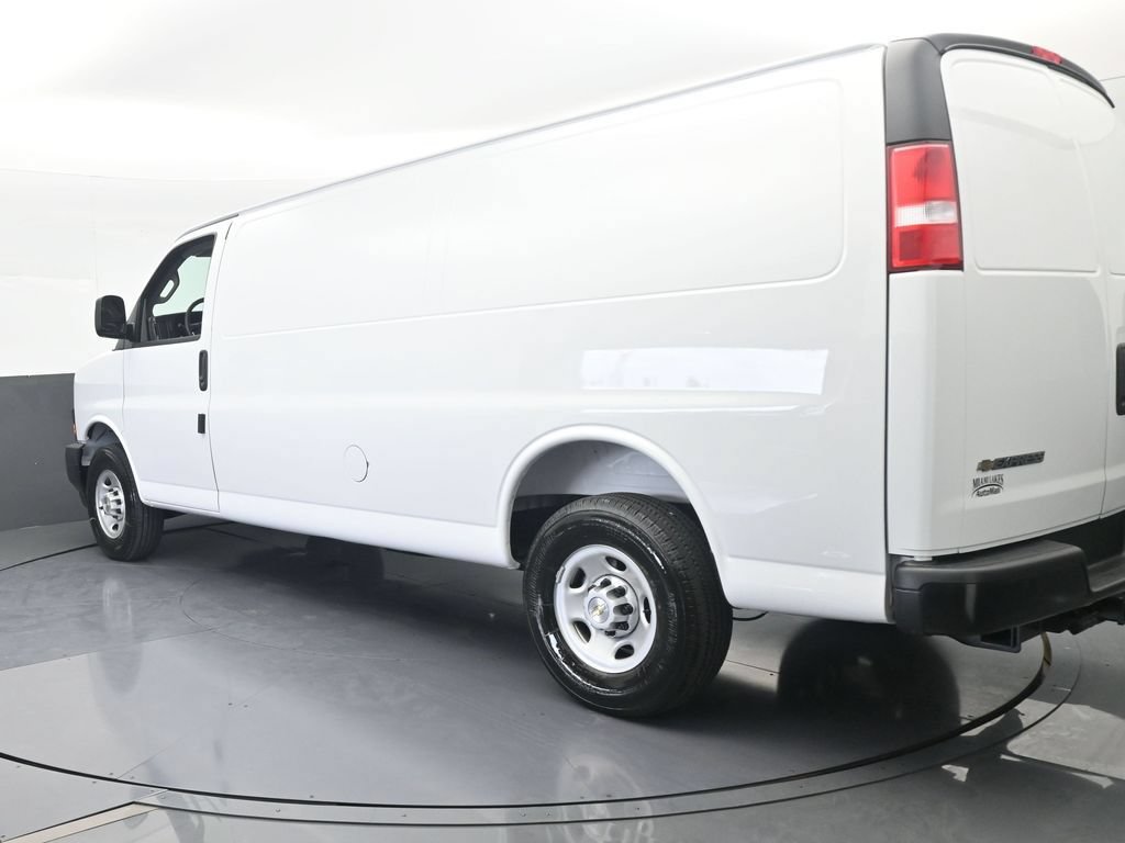 New 2026 Chevrolet Express 2500 Extended w/ Driver Convenience Package RWD image 4