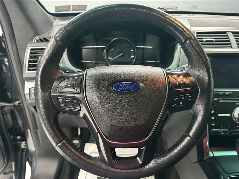 Used 2017 Ford Explorer Limited w/ Equipment Group 301A AWD/4WD image 22