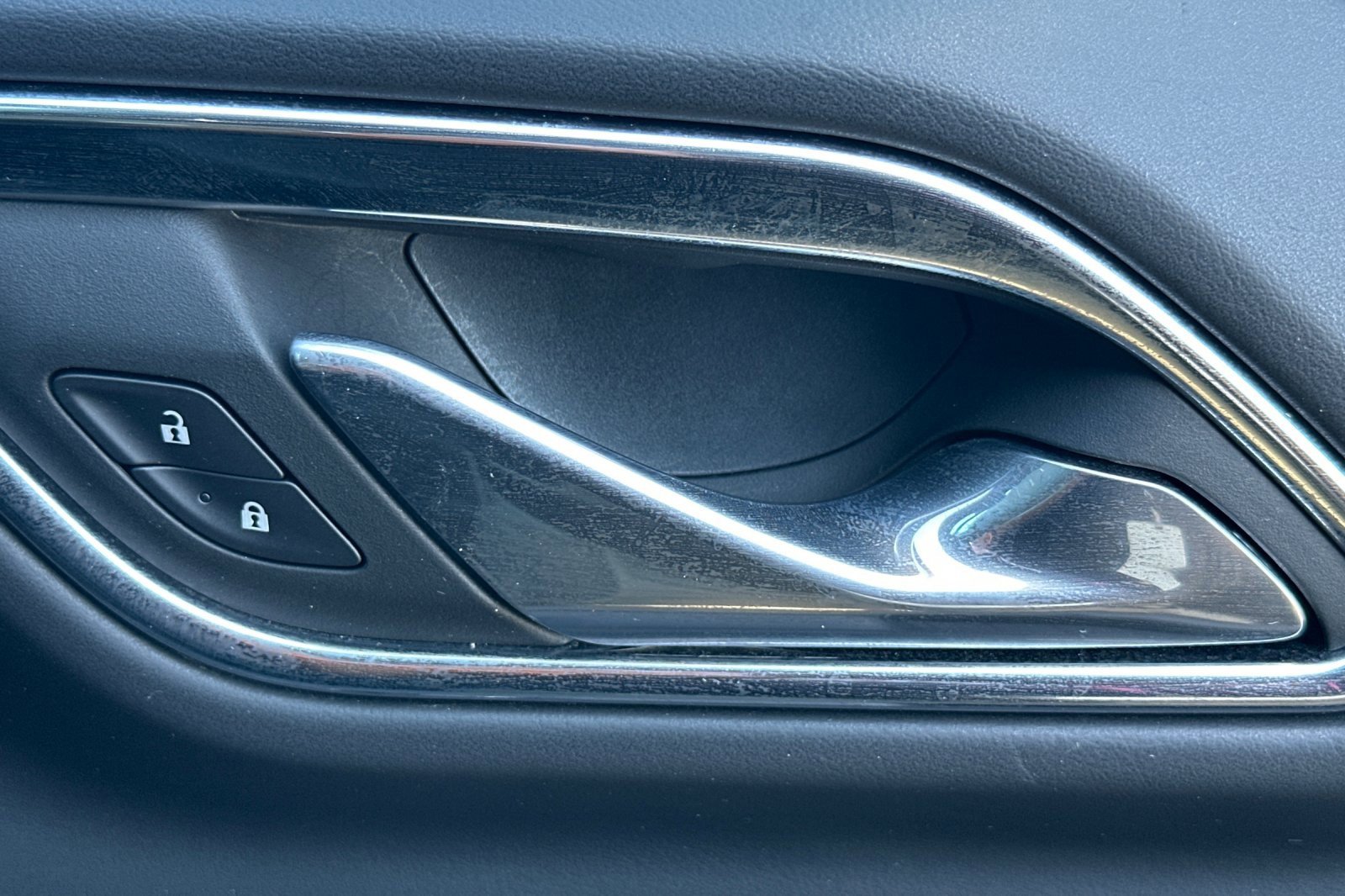 Used 2024 Chevrolet Suburban Z71 image 23