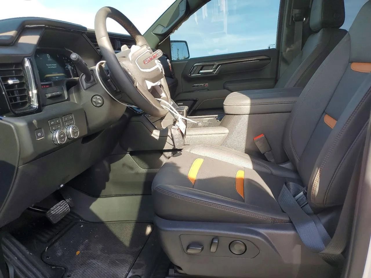 Used 2026 GMC Sierra 1500 AT4 w/ AT4 Premium Package AWD/4WD image 7