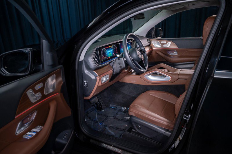 Certified 2026 Mercedes-Benz GLS 450 4MATIC image 11