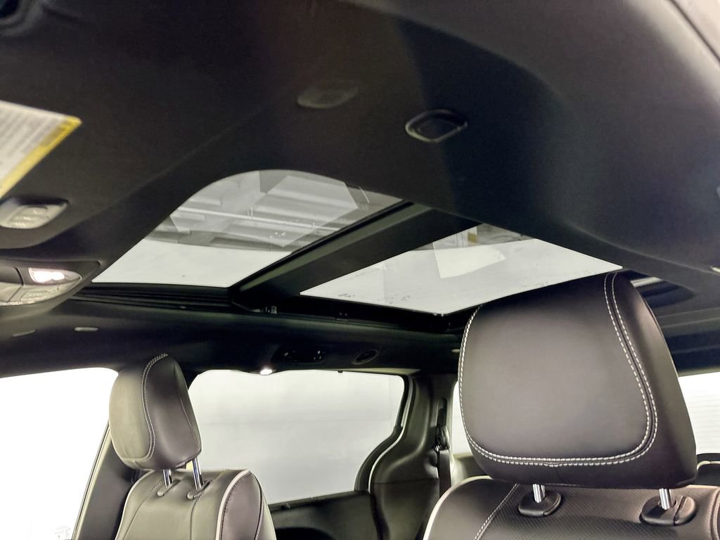 New 2026 Chrysler Pacifica Limited image 19
