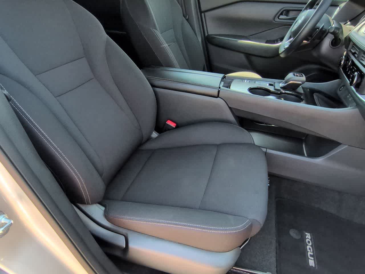 Used 2024 Nissan Rogue S FWD image 21