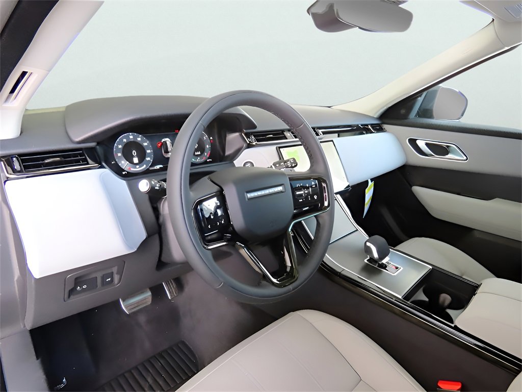 Used 2025 Land Rover Range Rover Velar Dynamic SE image 27