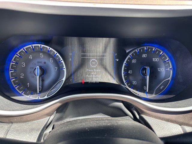 Used 2022 Chrysler Voyager LX FWD image 11