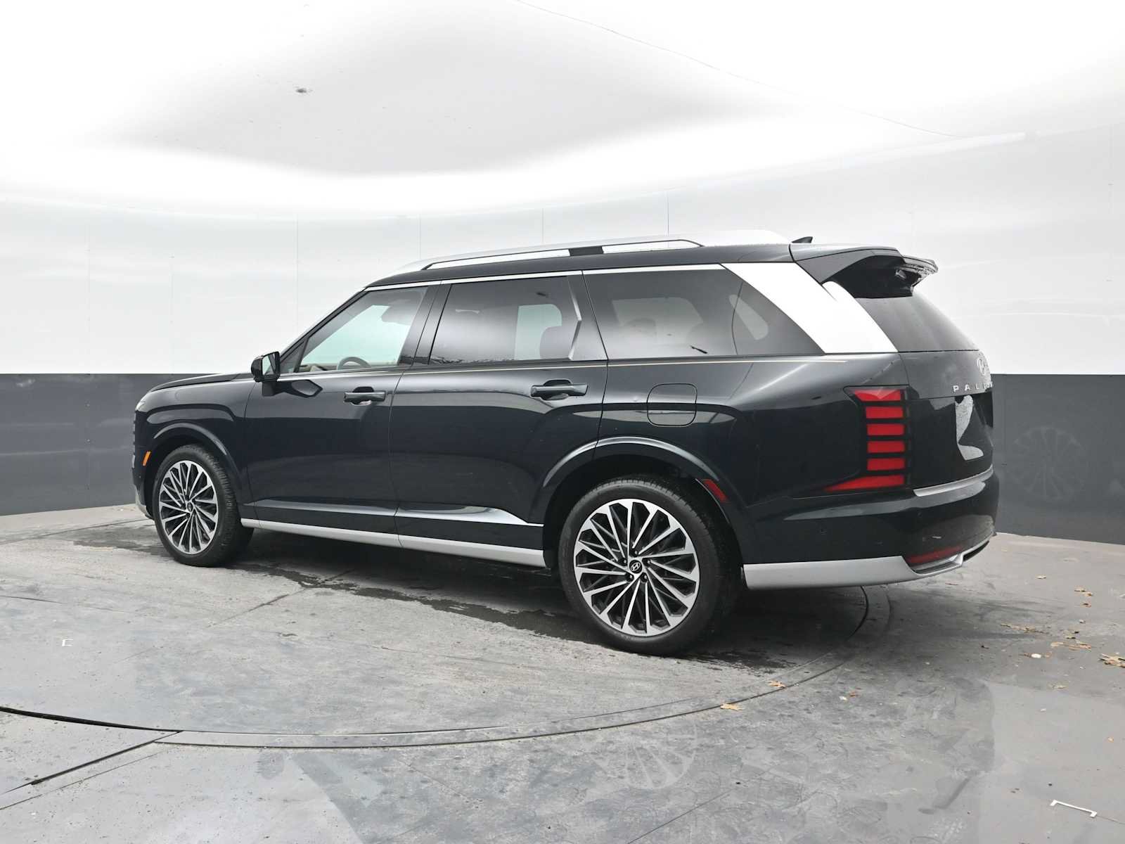 Used 2026 Hyundai Palisade Calligraphy AWD/4WD image 2