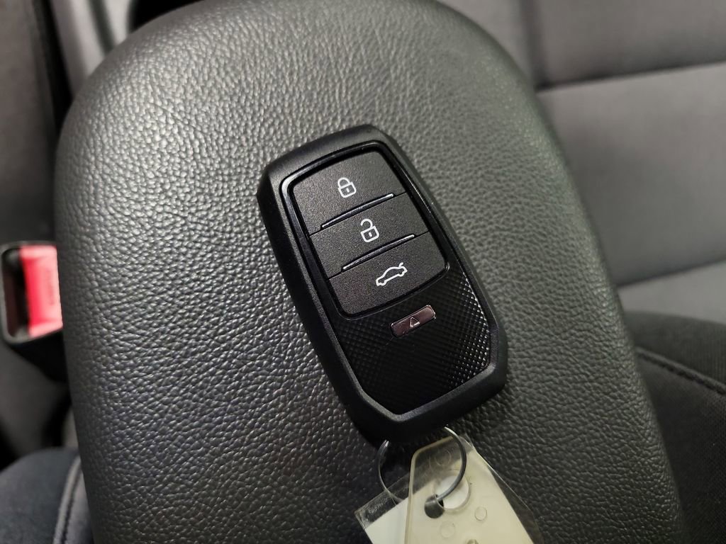 Used 2020 Hyundai Ioniq SEL image 15