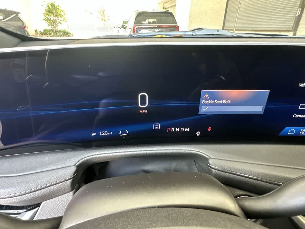 Used 2025 Cadillac XT4 Premium Luxury image 16
