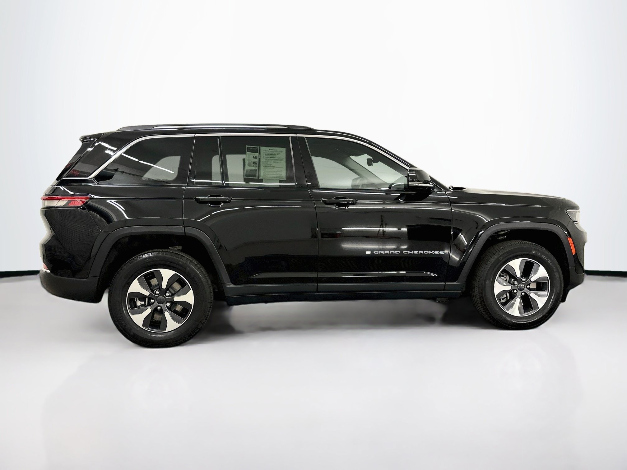 Used 2022 Jeep Grand Cherokee Limited 4xe AWD/4WD image 10