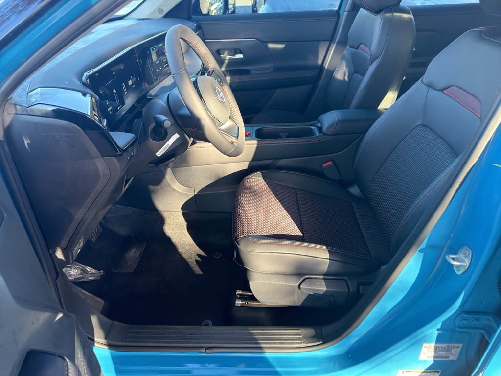 New 2026 Nissan Kicks SR w/ Cold Weather Package image 16