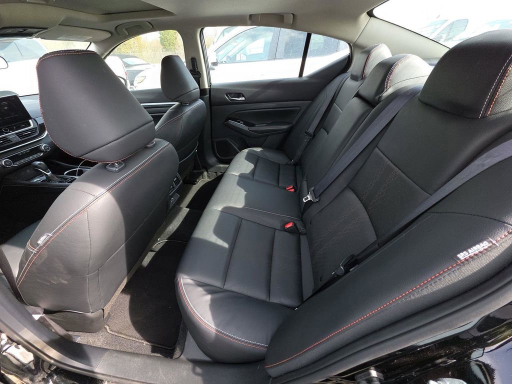 Used 2024 Nissan Altima 2.0 SR image 40