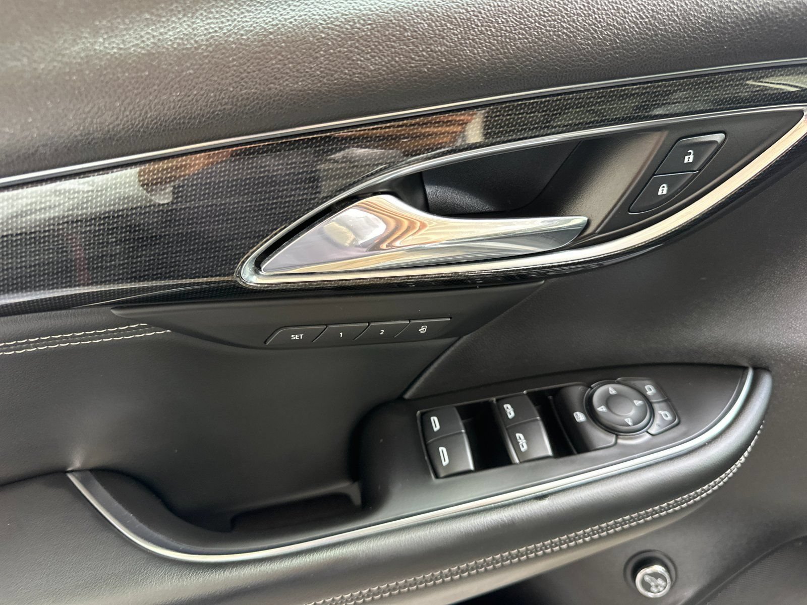 Used 2023 Buick Envision Essence FWD image 10