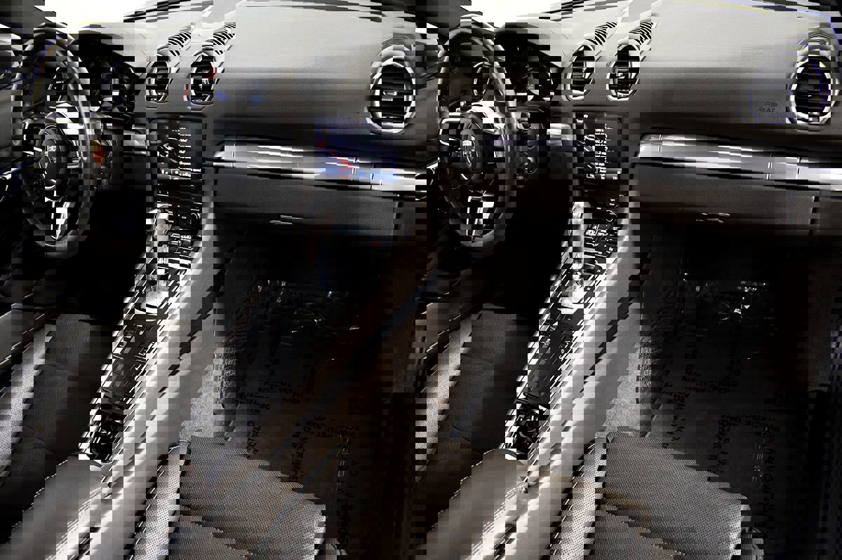 Used 2017 Porsche 718 Cayman S image 25