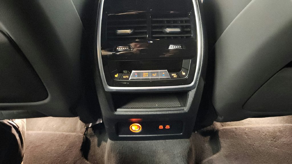 Used 2023 BMW XM AWD/4WD image 40