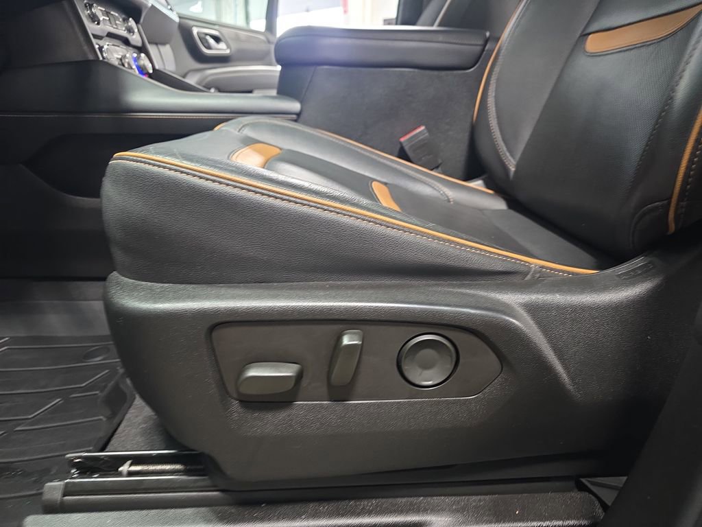 Used 2021 GMC Yukon XL AT4 image 29