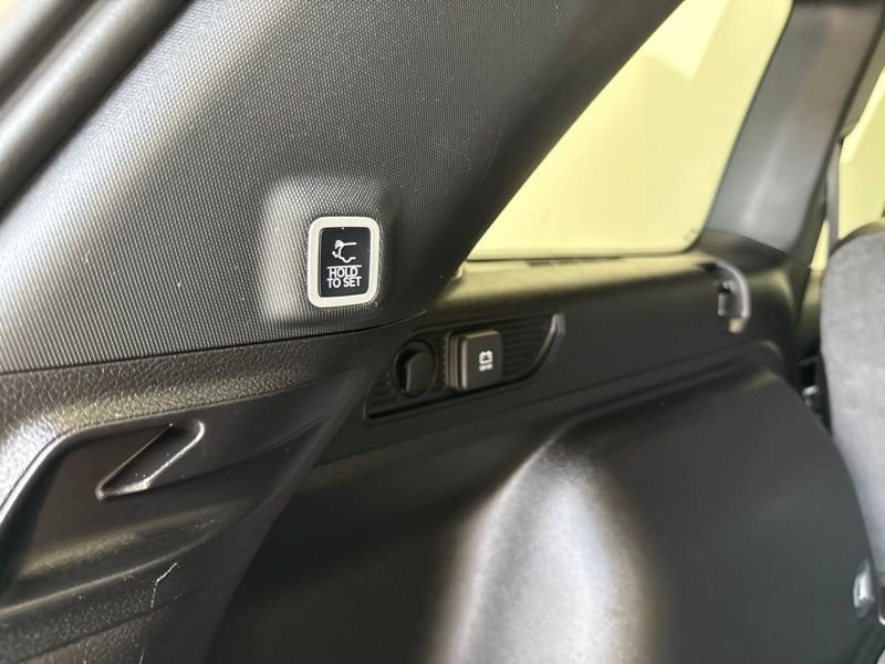 Used 2025 Jeep Grand Cherokee Altitude AWD/4WD image 11