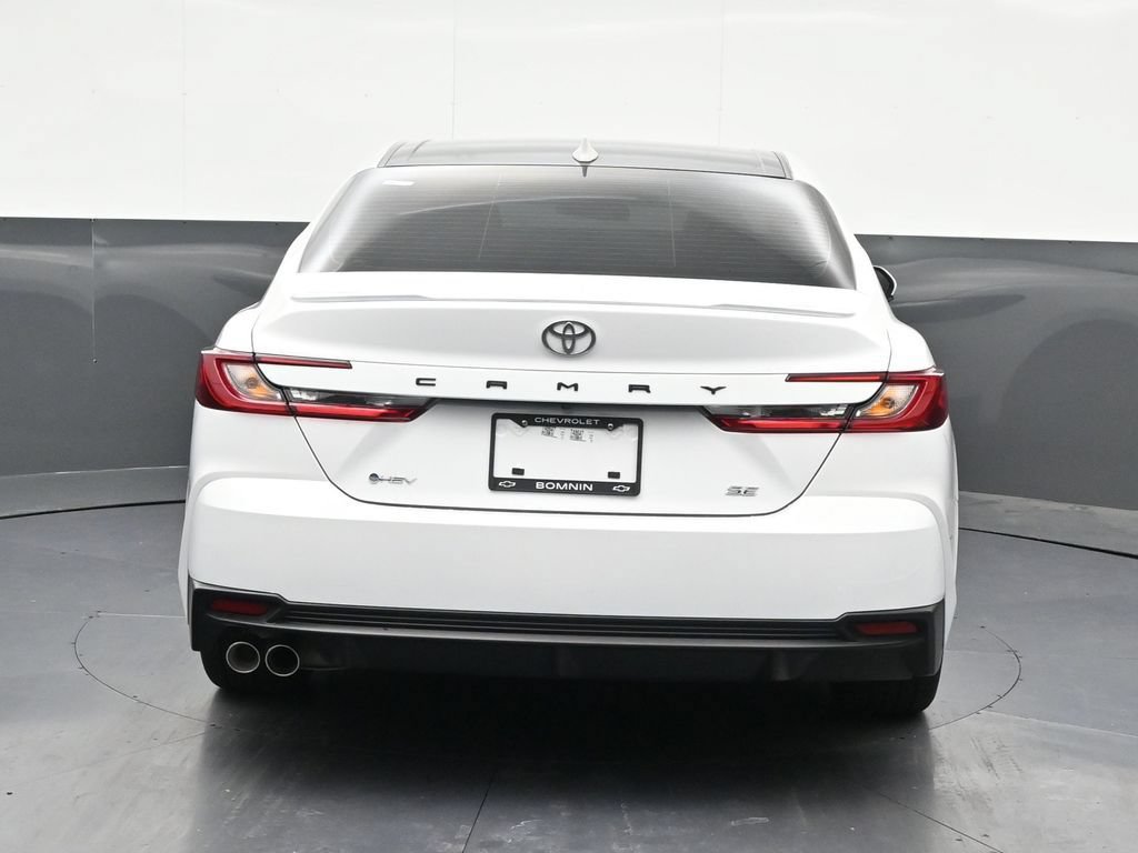 Used 2026 Toyota Camry SE FWD image 4