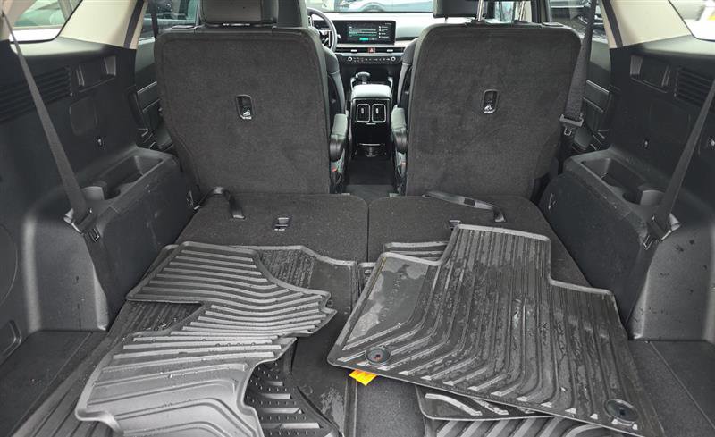 Used 2025 Kia Sorento SX image 12