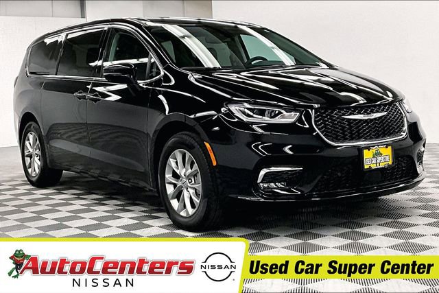 Used 2024 Chrysler Pacifica Touring-L