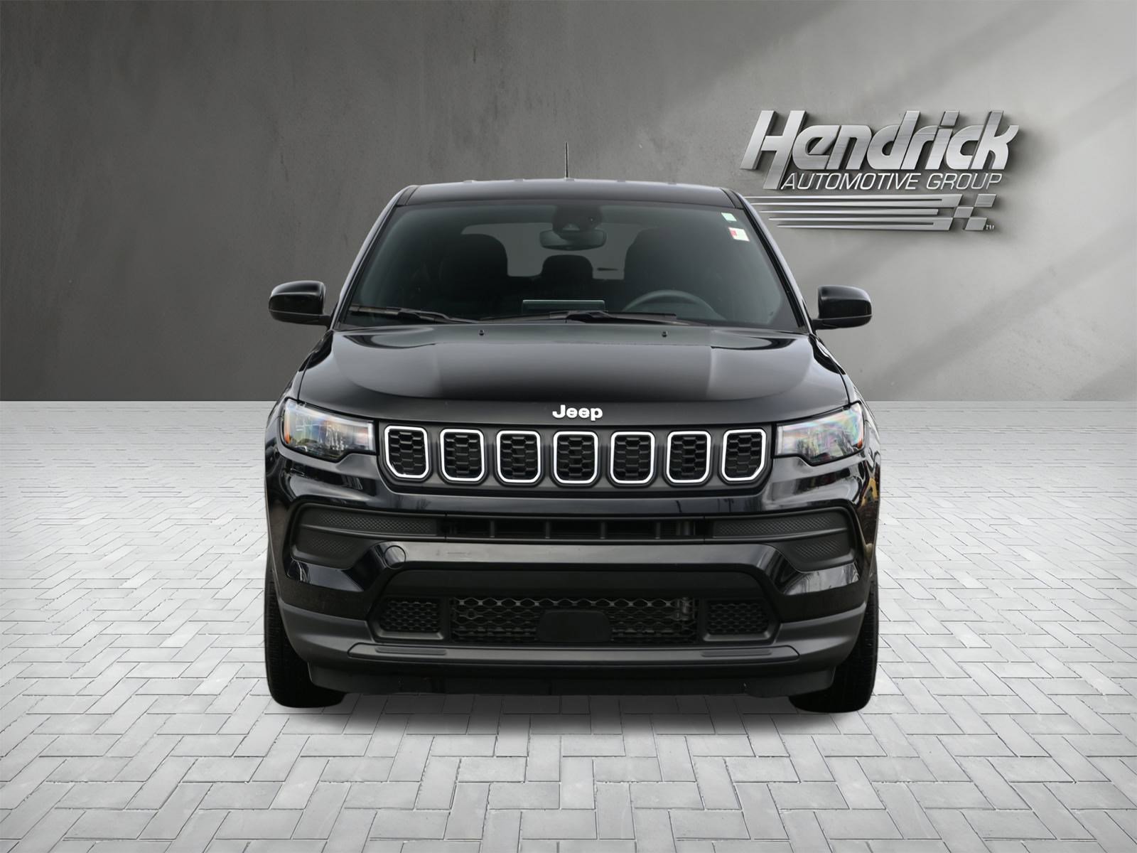 Used 2024 Jeep Compass Sport image 6