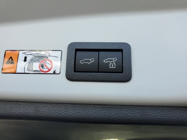 New 2026 Toyota Corolla Cross XLE w/ Convenience Package FWD image 8