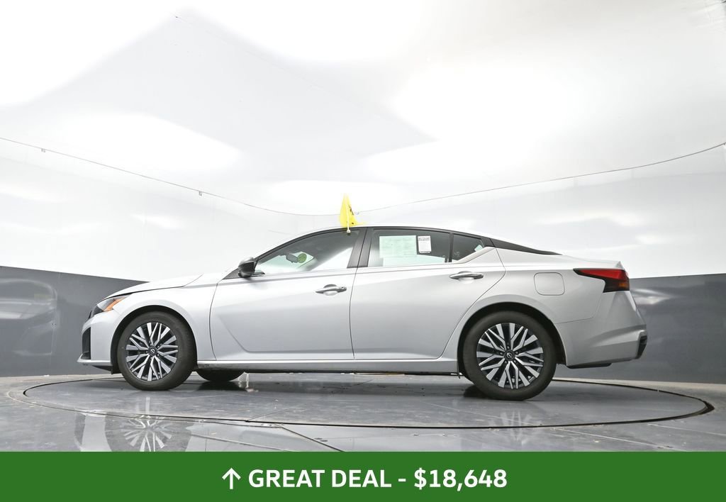 Used 2024 Nissan Altima 2.5 SV image 30