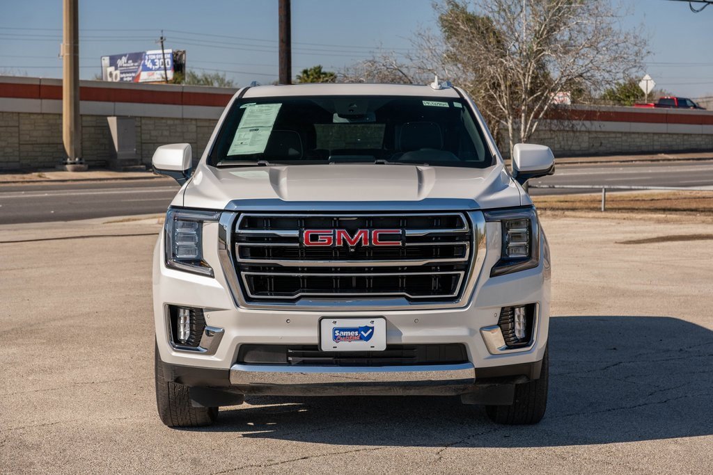 Used 2023 GMC Yukon XL SLT w/ SLT Premium Package image 2