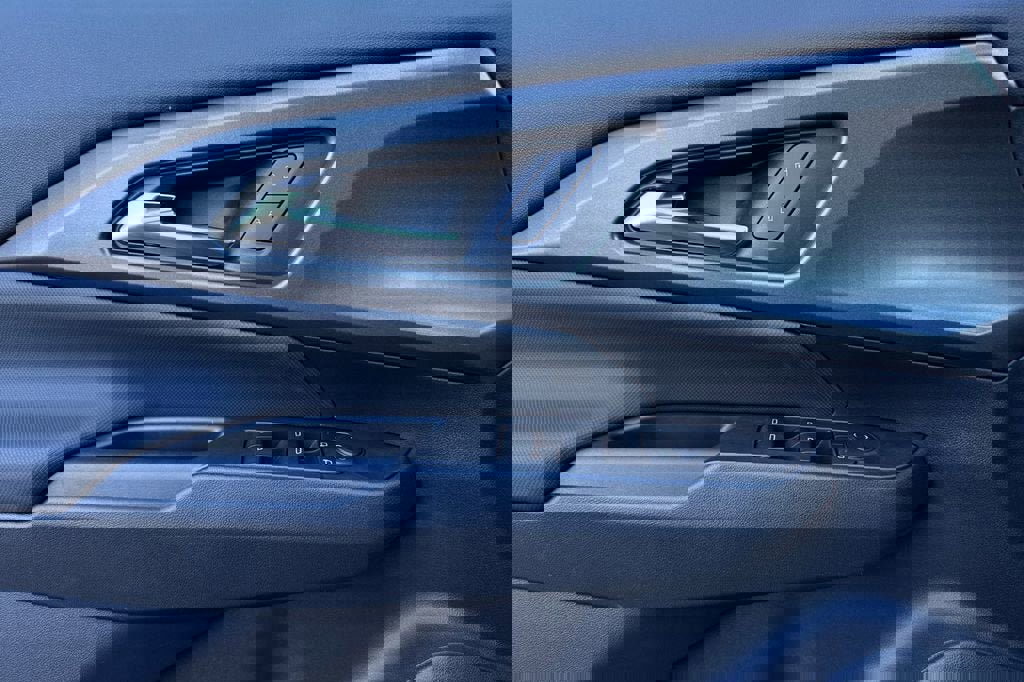 New 2026 Chevrolet Equinox EV LT image 11