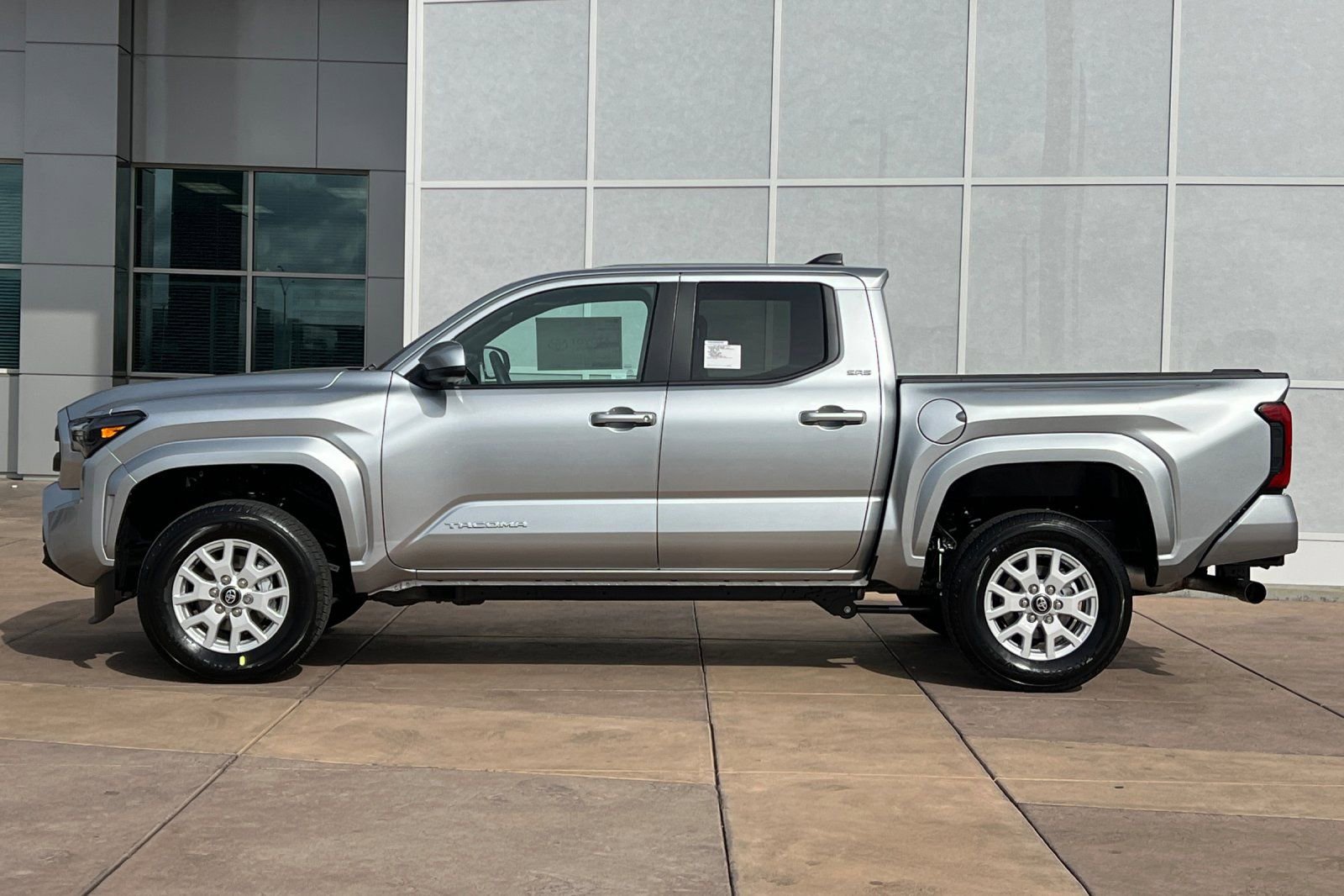 Certified 2025 Toyota Tacoma SR5 image 8