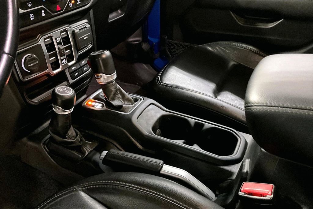 Used 2022 Jeep Wrangler Unlimited Sahara image 18