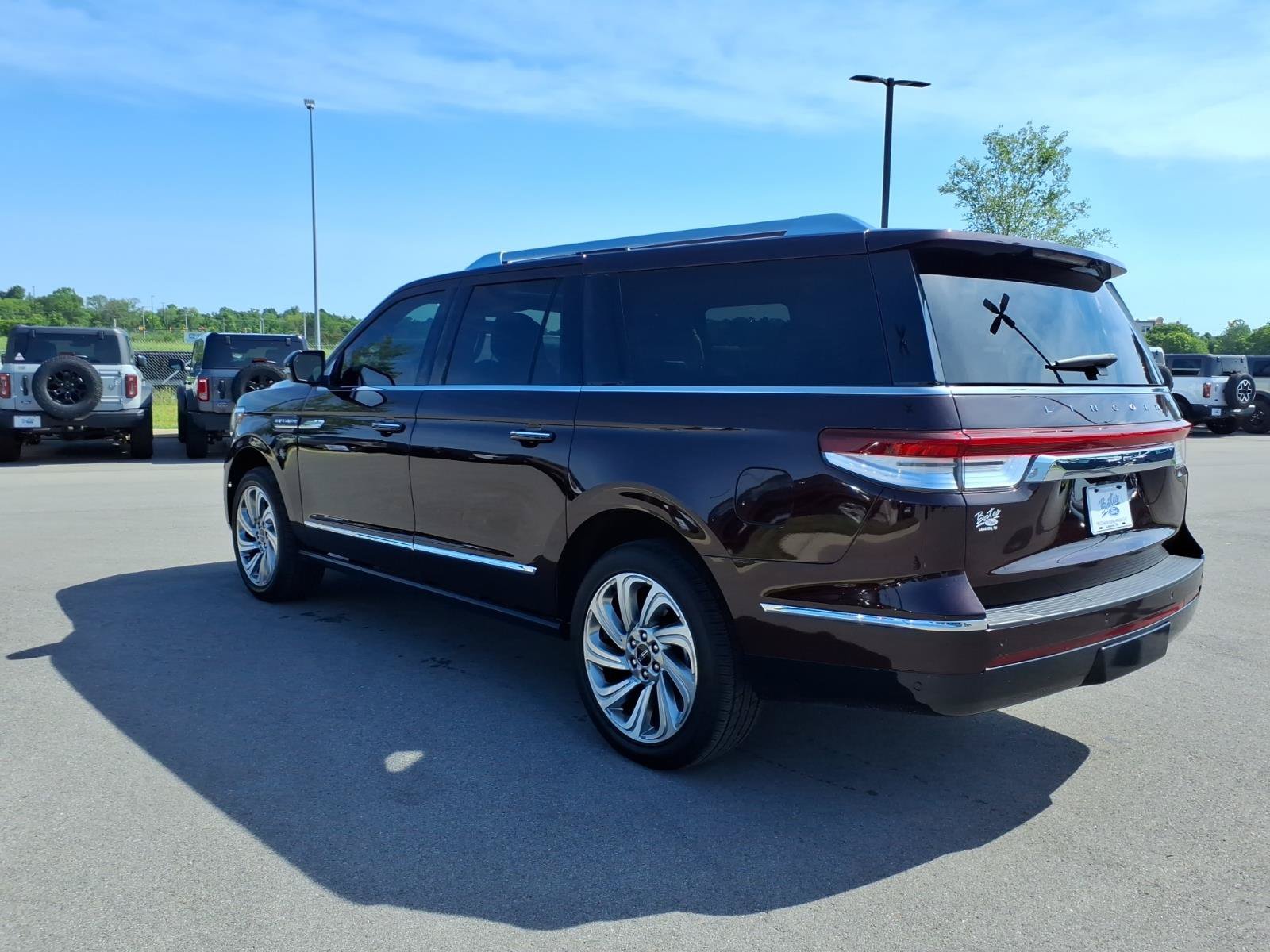 Used 2024 Lincoln Navigator L Reserve AWD/4WD image 5
