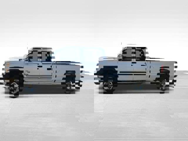 Used 2005 Chevrolet Silverado 2500 w/ Heavy-Duty Power Package image 4