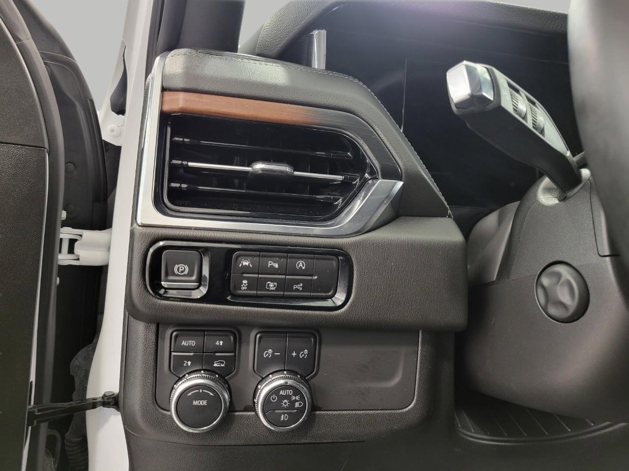 Certified 2025 GMC Yukon XL Denali image 11