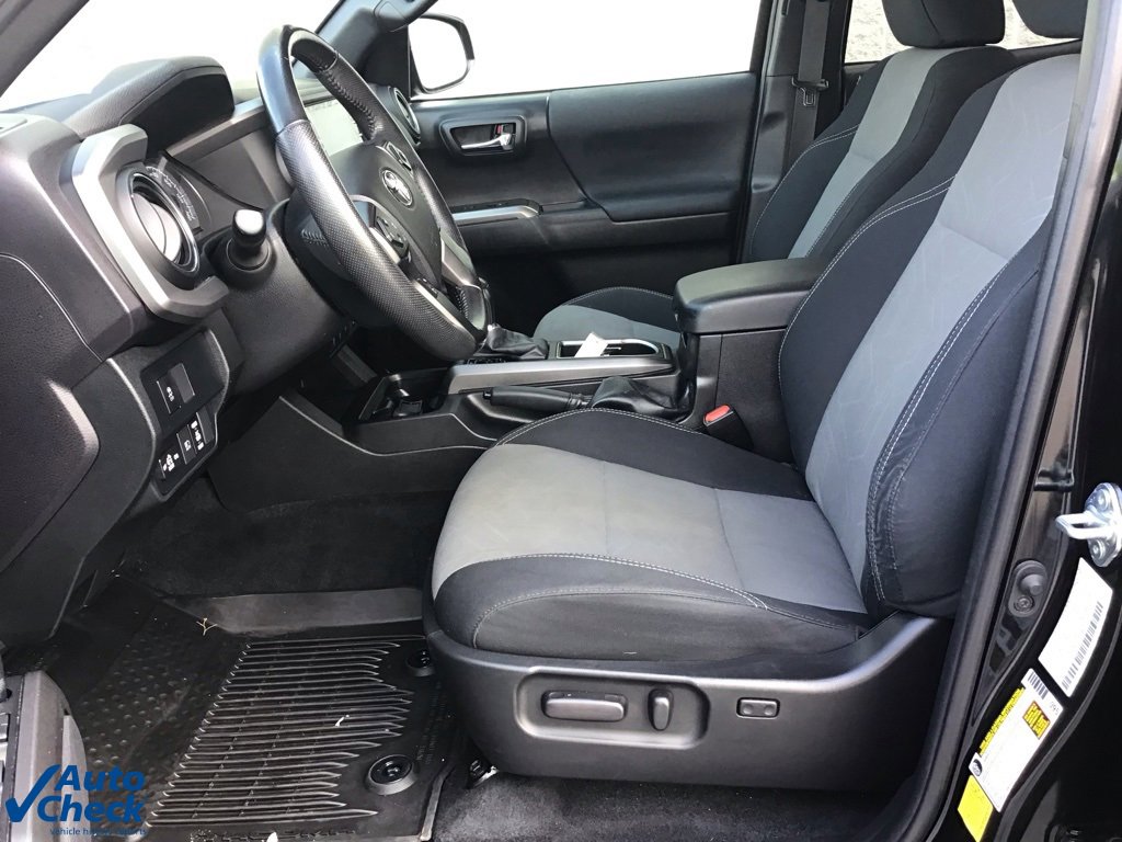 Used 2022 Toyota Tacoma TRD Off-Road image 25