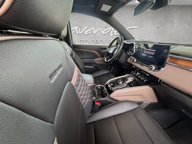 Used 2025 GMC Canyon Denali AWD/4WD image 24